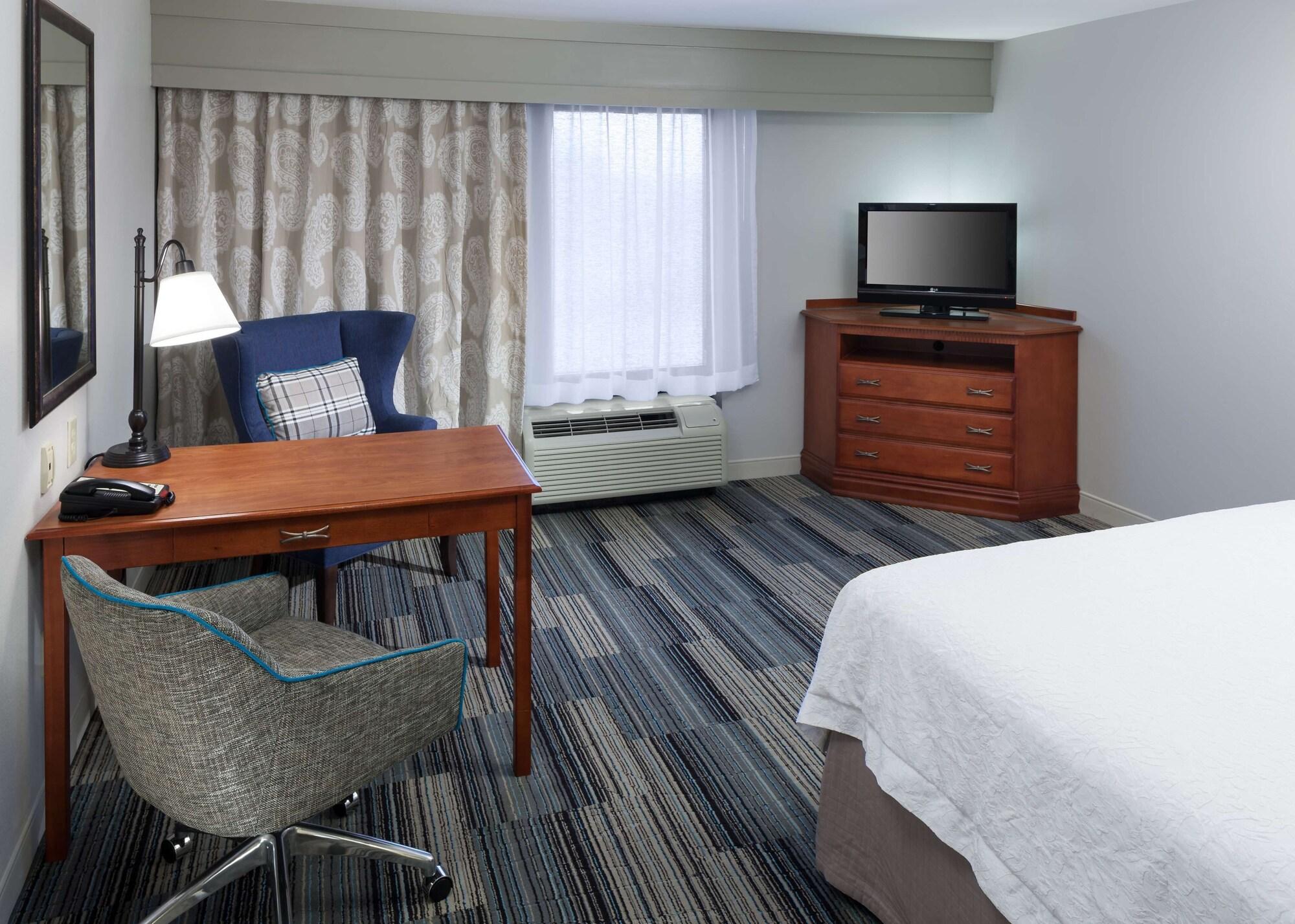 Hampton Inn & Suites Cedar Rapids Exterior foto