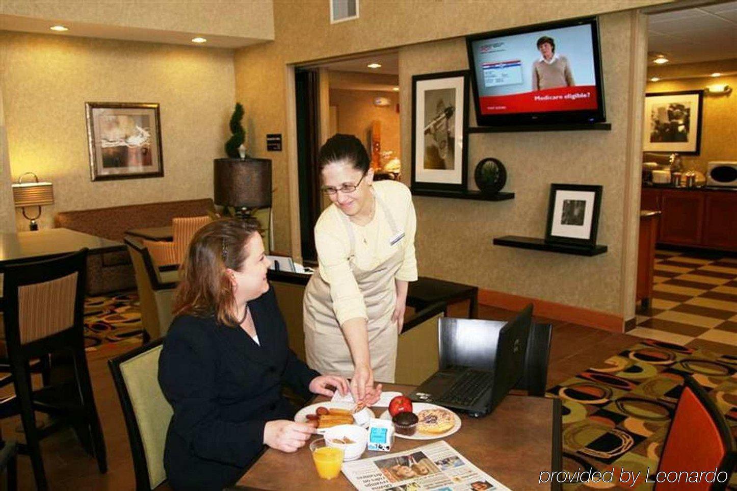 Hampton Inn & Suites Cedar Rapids Restaurante foto